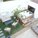 Alacati'da Saunali Jakuzili ヴィラ
