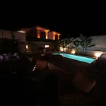ヴィラ Alacati'da Saunali Jakuzili Çeşme