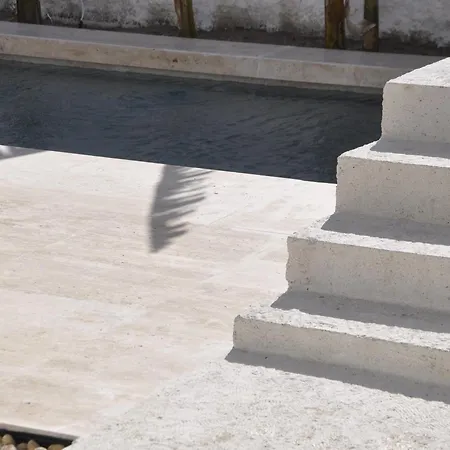 Alacati'da Saunali Jakuzili Villa *