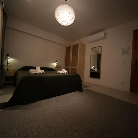Alaçatı'da Saunalı Jakuzili Villa