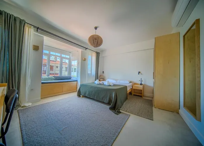 Alacati'da Saunali Jakuzili Cesme