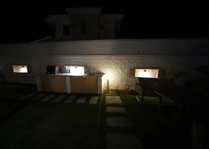 Alacati'da Saunali Jakuzili Villa Cesme