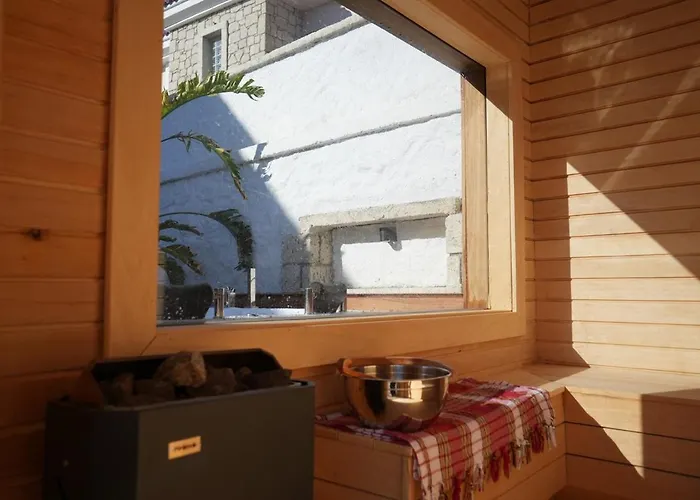 Alacati'da Saunali Jakuzili