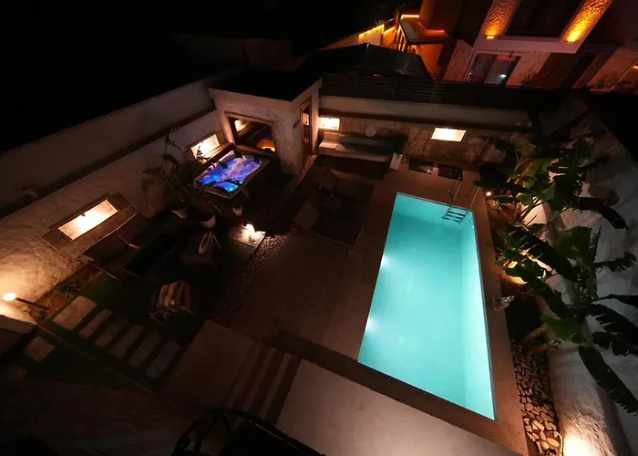 Villa Alacati'da Saunali Jakuzili *